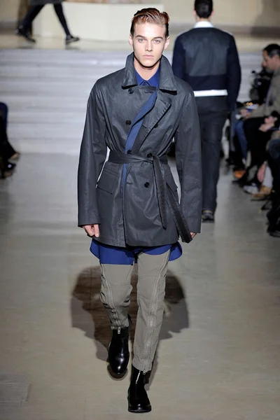 Look 19